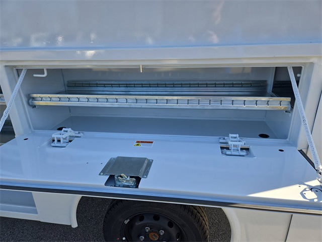 Vehicle image 62 of 64