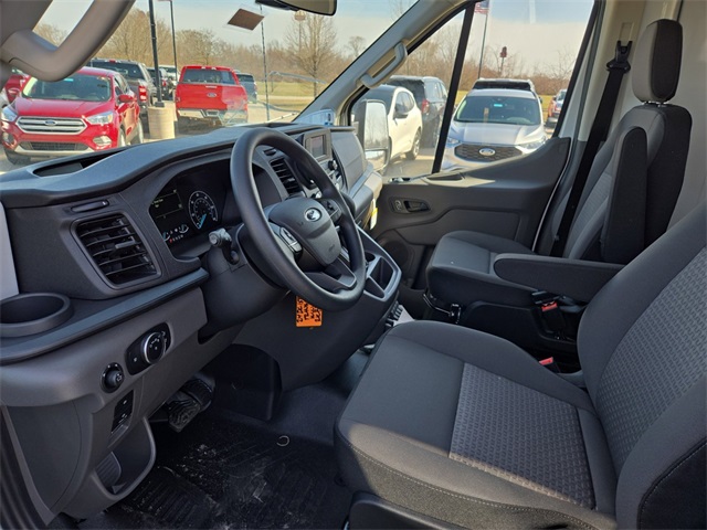 Vehicle image 14 of 64