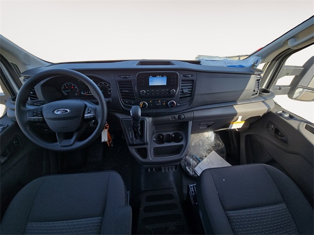 Vehicle image 10 of 64