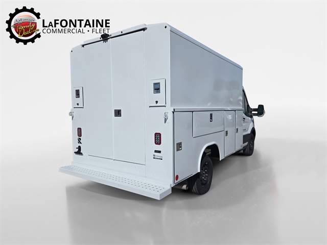 Vehicle image 6 of 64