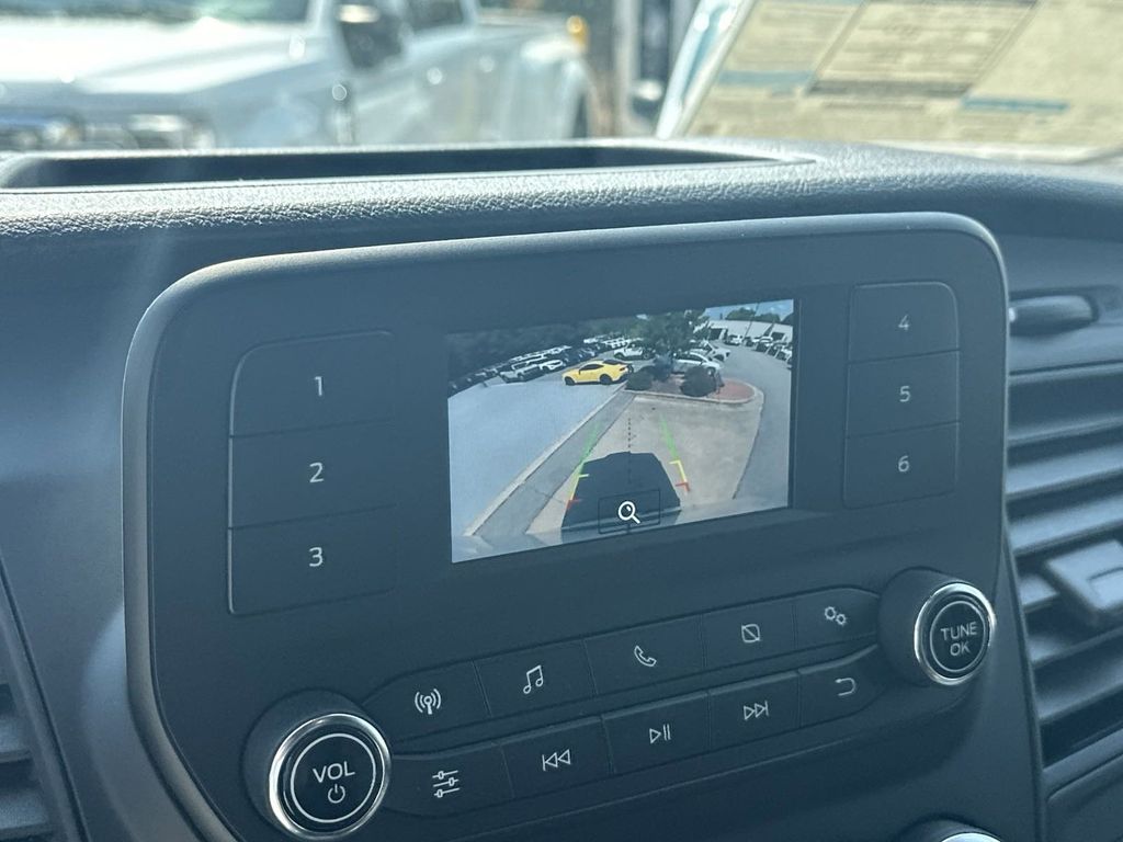 Vehicle image 24 of 27