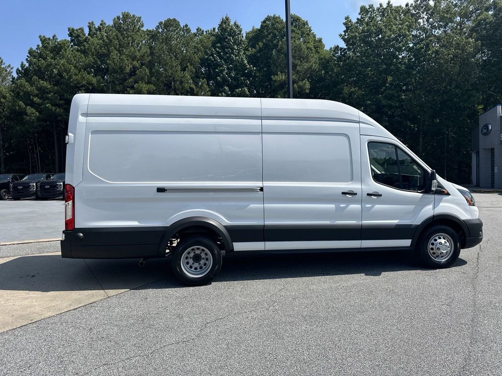Vehicle image 4 of 27