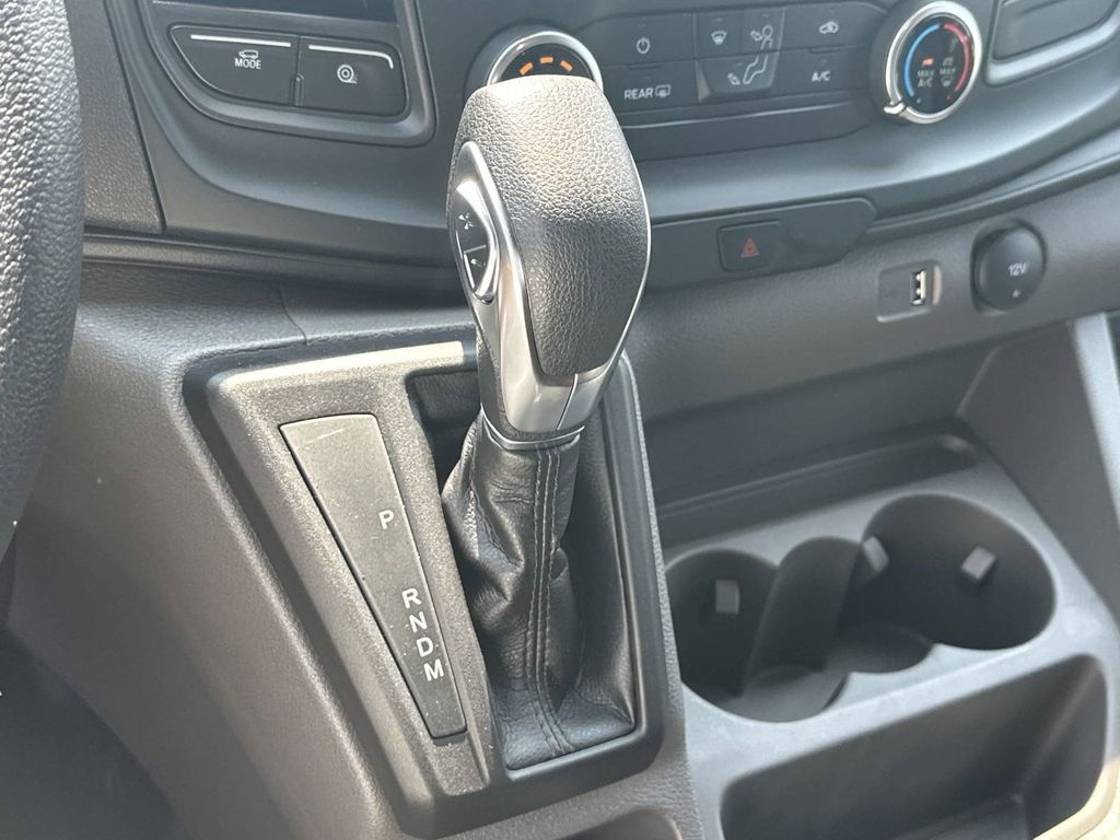 Vehicle image 26 of 27