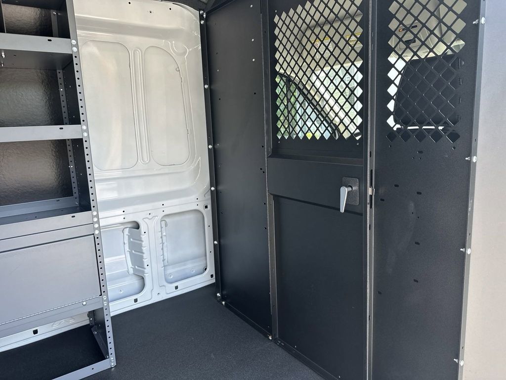 Vehicle image 15 of 27