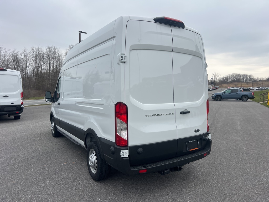 Vehicle image 8 of 20