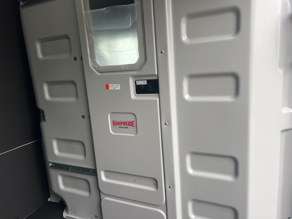 Vehicle image 14 of 20