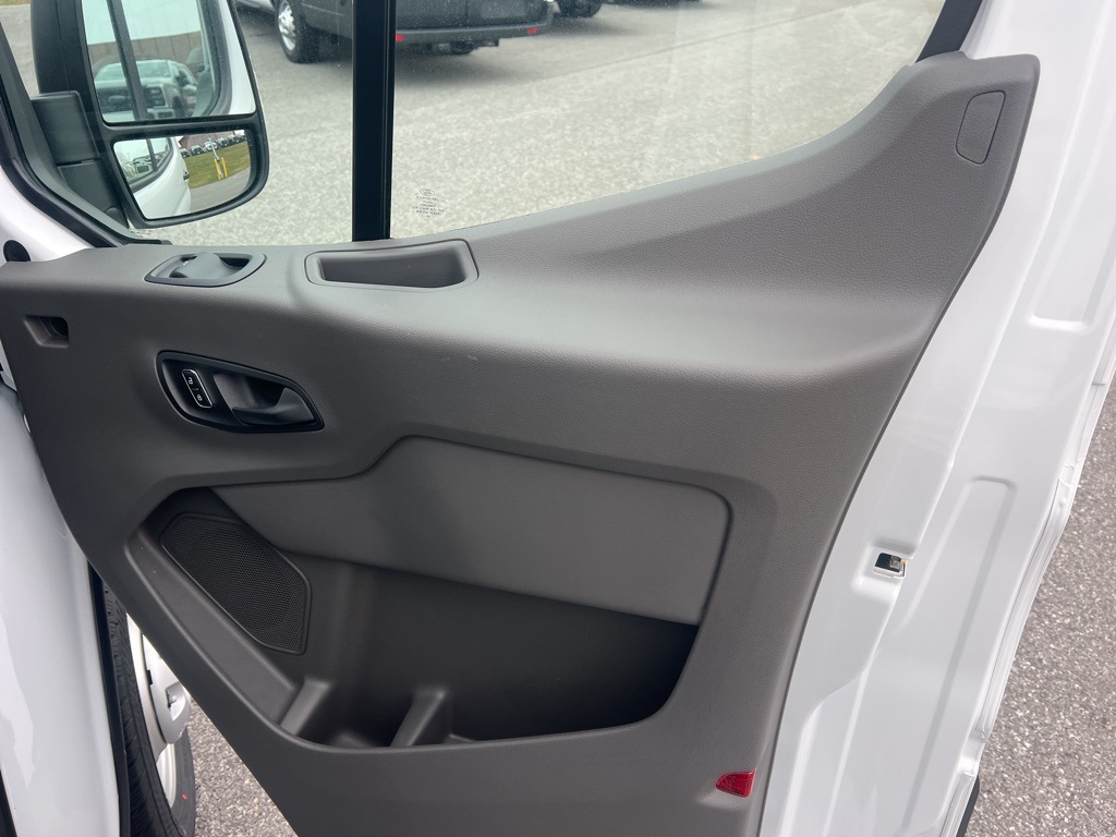 Vehicle image 10 of 20