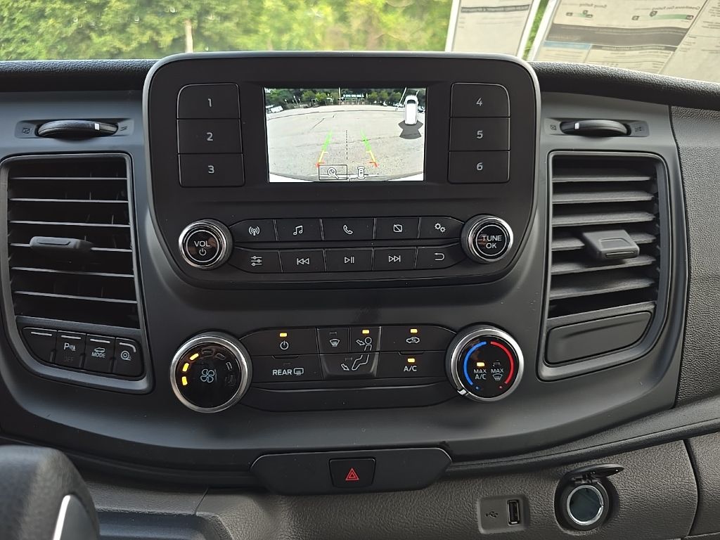 Vehicle image 22 of 23