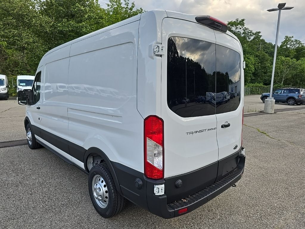 Vehicle image 9 of 23