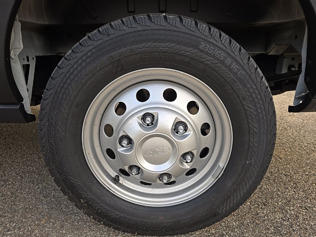 Vehicle image 14 of 23