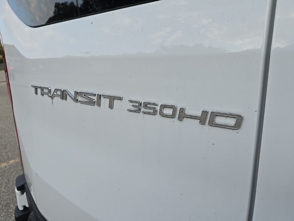 Vehicle image 15 of 23