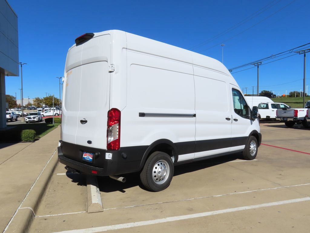 Vehicle image 5 of 61