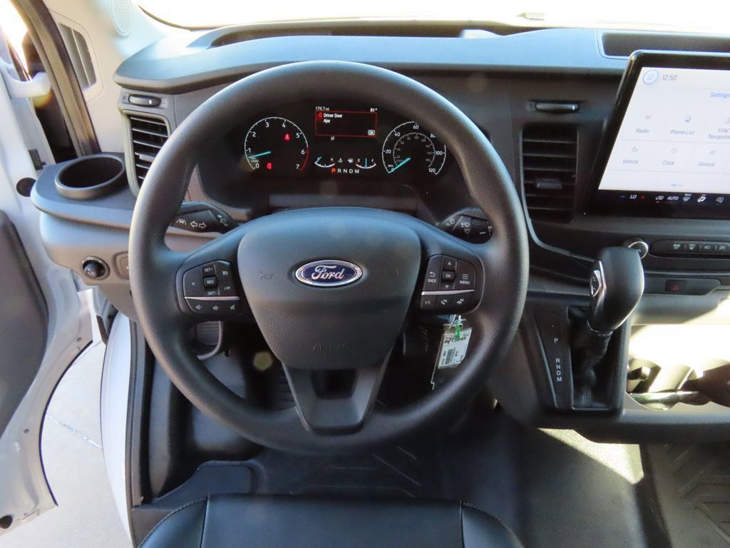 Vehicle image 40 of 61