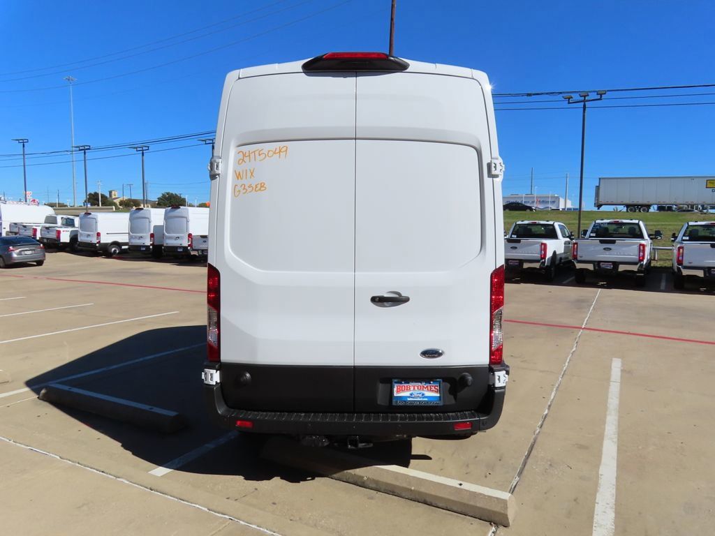 Vehicle image 27 of 61
