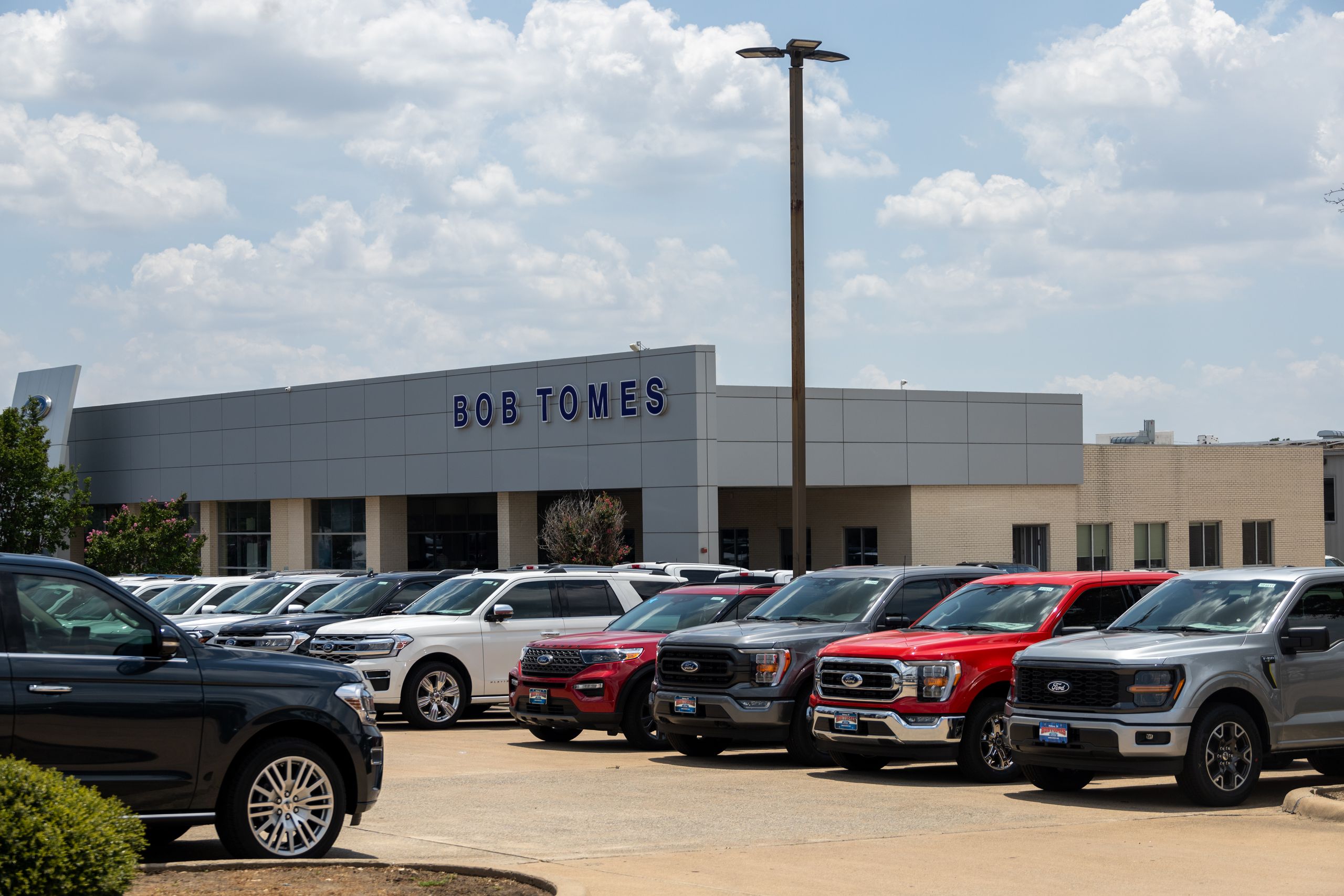 Vehicle image 23 of 61