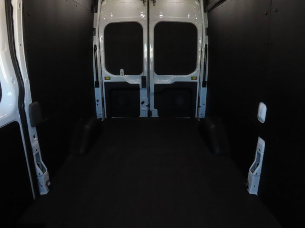 Vehicle image 44 of 61