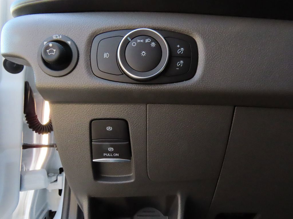 Vehicle image 36 of 61