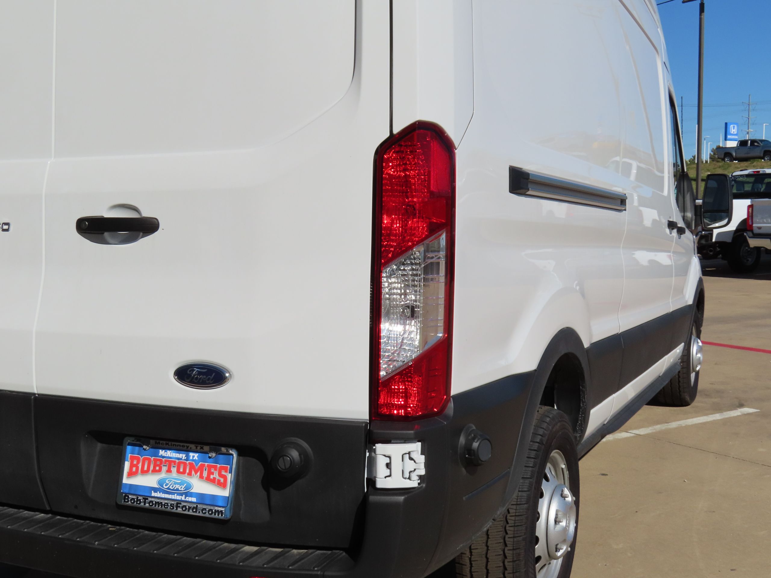 Vehicle image 25 of 43
