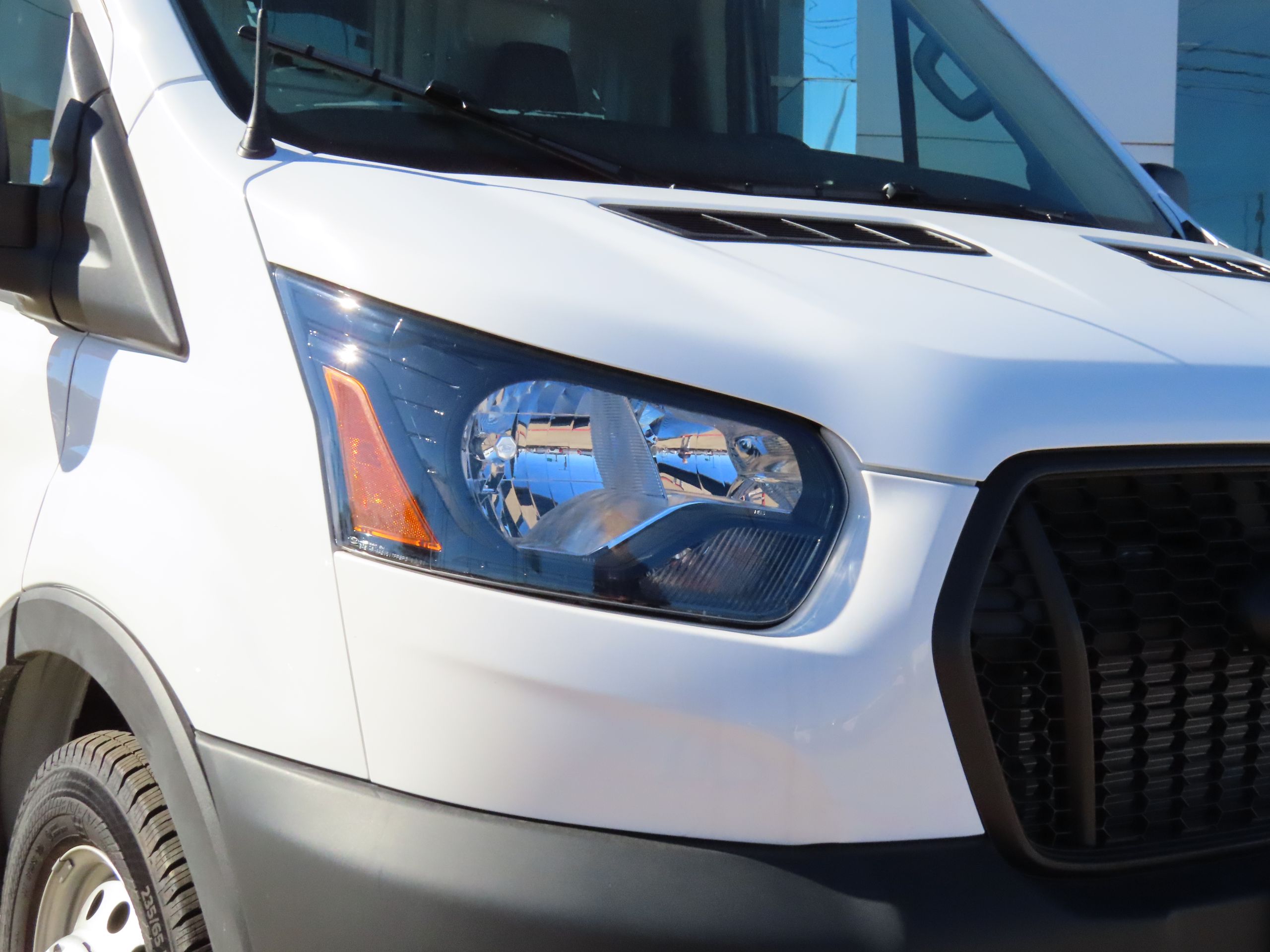 Vehicle image 20 of 43