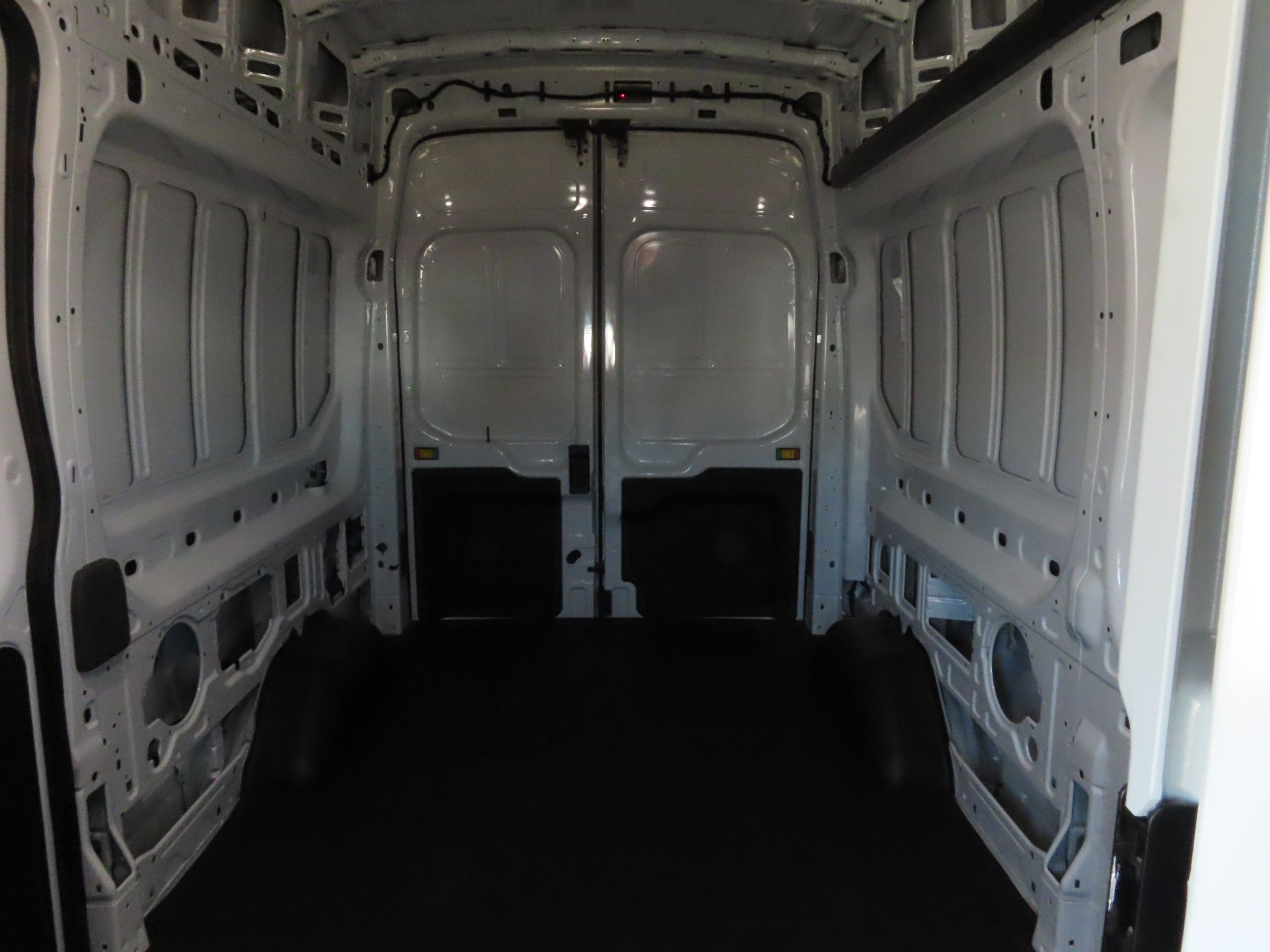 Vehicle image 10 of 43