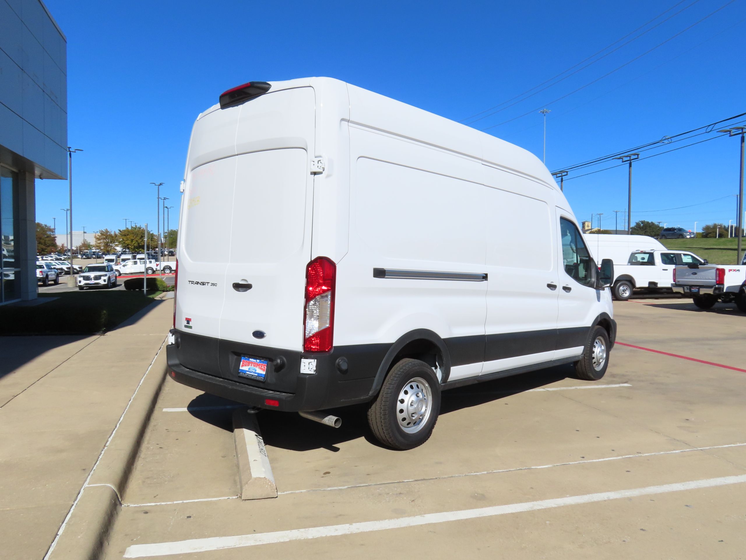 Vehicle image 5 of 43
