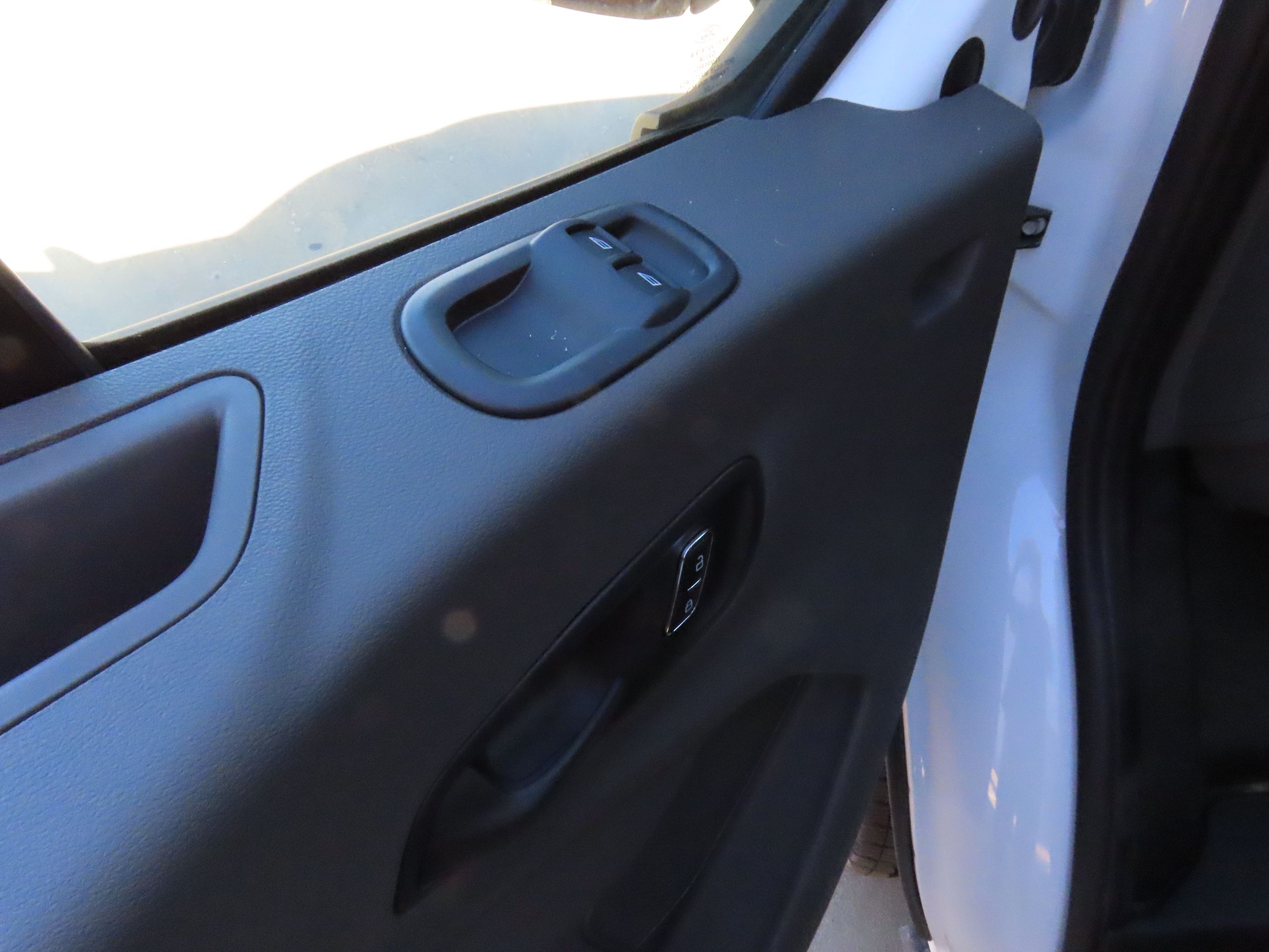 Vehicle image 19 of 43