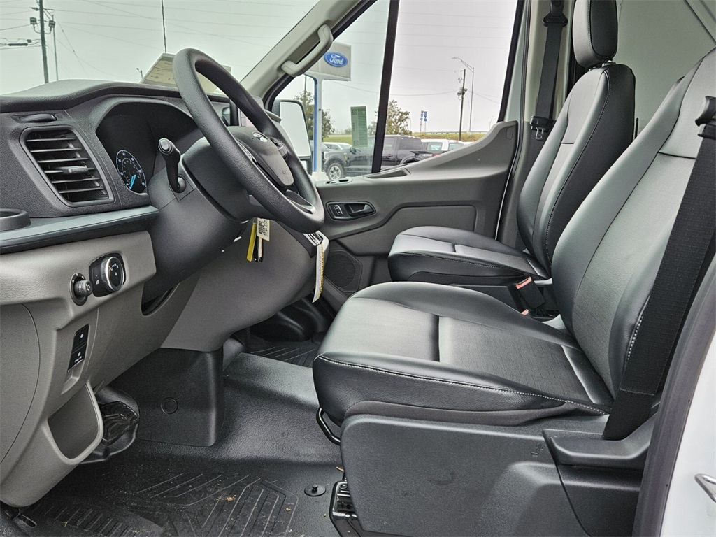 Vehicle image 11 of 29