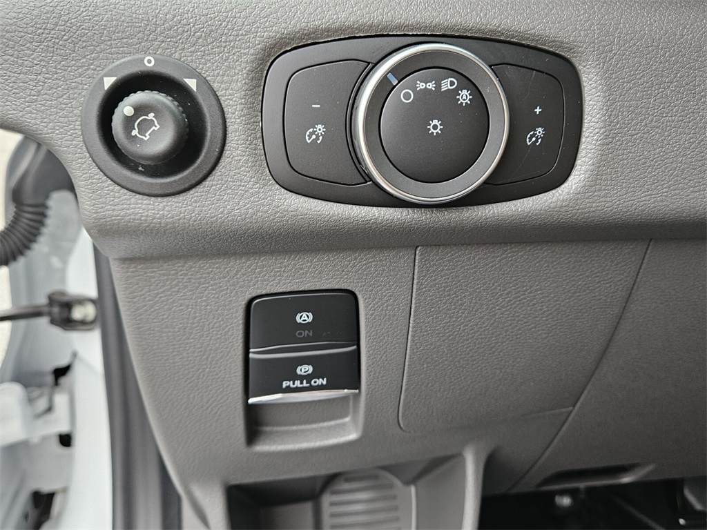 Vehicle image 25 of 29