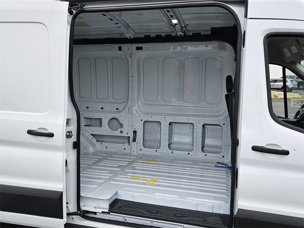 Vehicle image 28 of 29