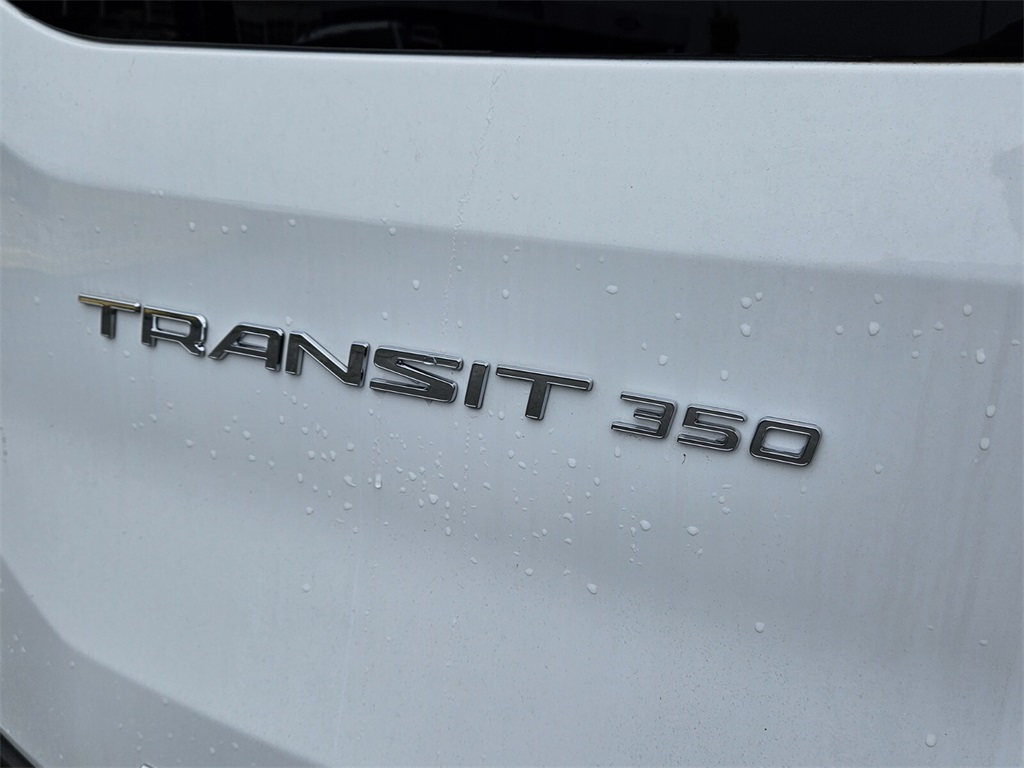 Vehicle image 24 of 29