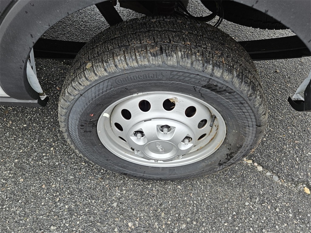 Vehicle image 8 of 29