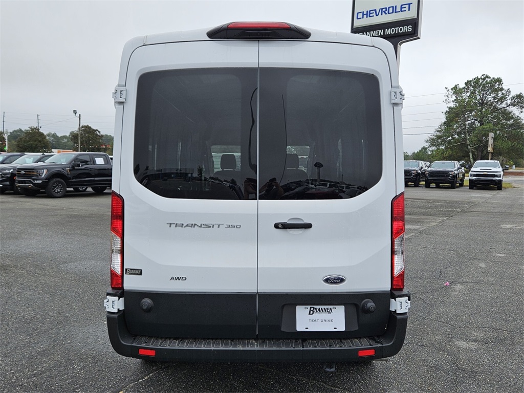 Vehicle image 26 of 29