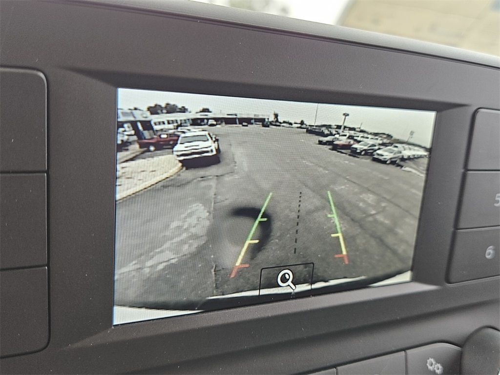 Vehicle image 17 of 29