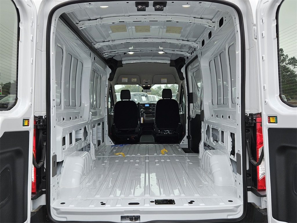Vehicle image 9 of 29