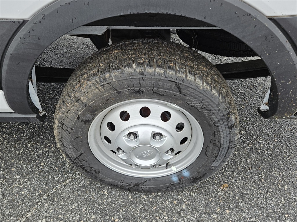 Vehicle image 8 of 29
