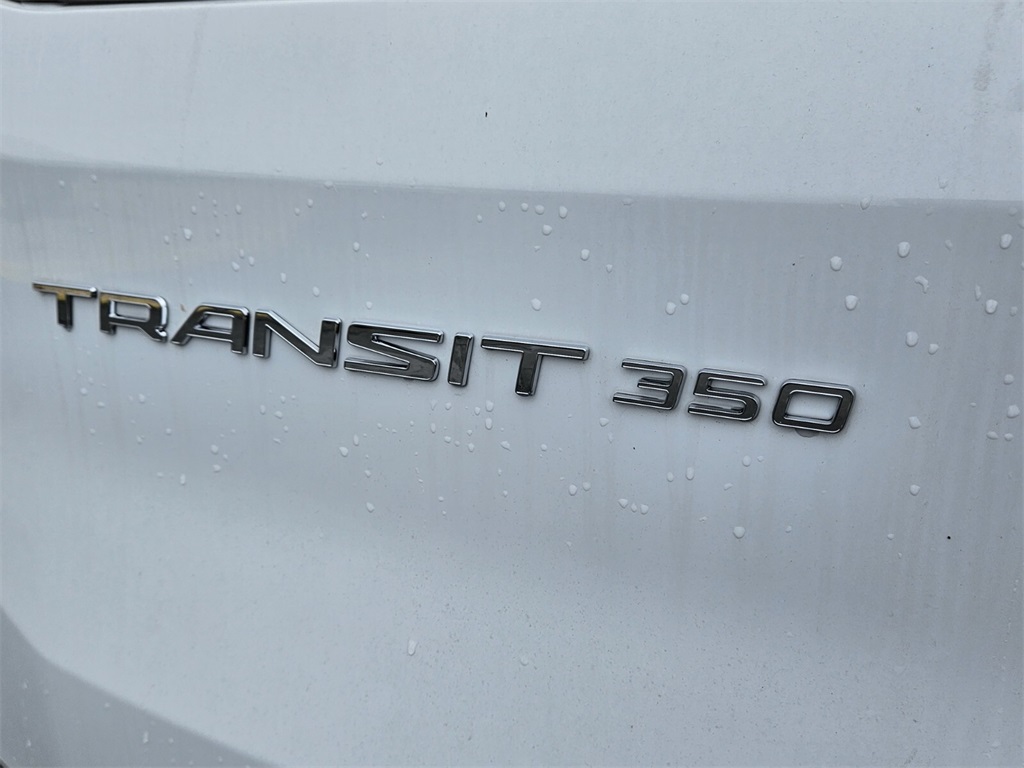 Vehicle image 25 of 29