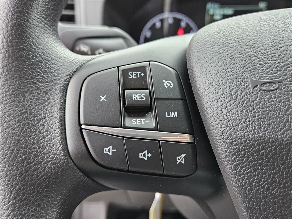 Vehicle image 21 of 29