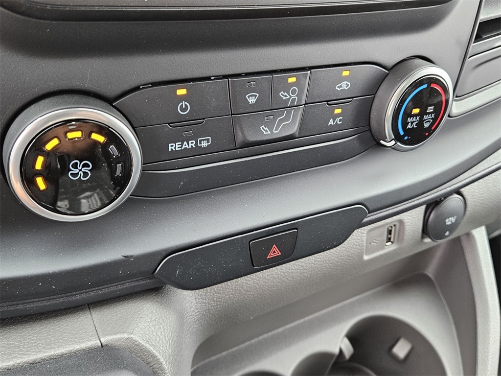 Vehicle image 25 of 30