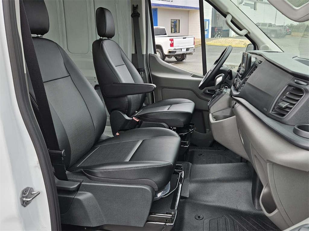 Vehicle image 11 of 30