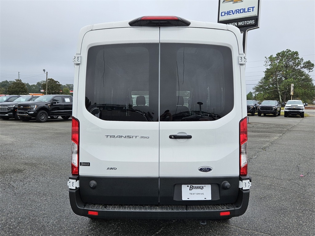 Vehicle image 26 of 30