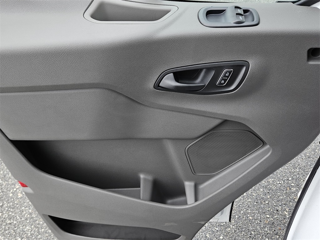 Vehicle image 19 of 30