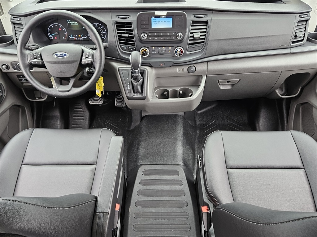 Vehicle image 14 of 30