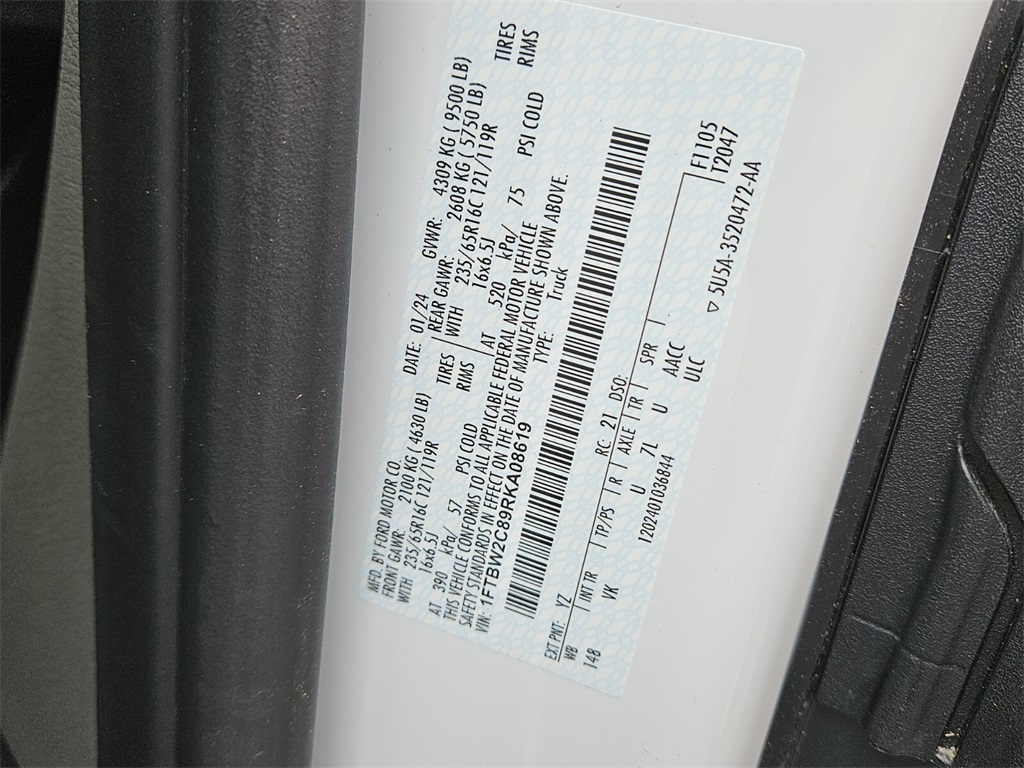 Vehicle image 24 of 30