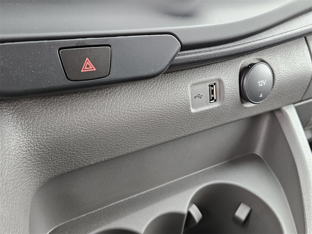 Vehicle image 21 of 30