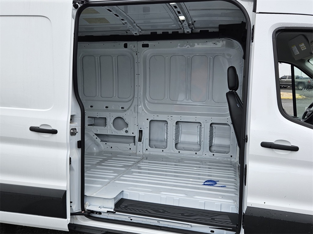 Vehicle image 10 of 30