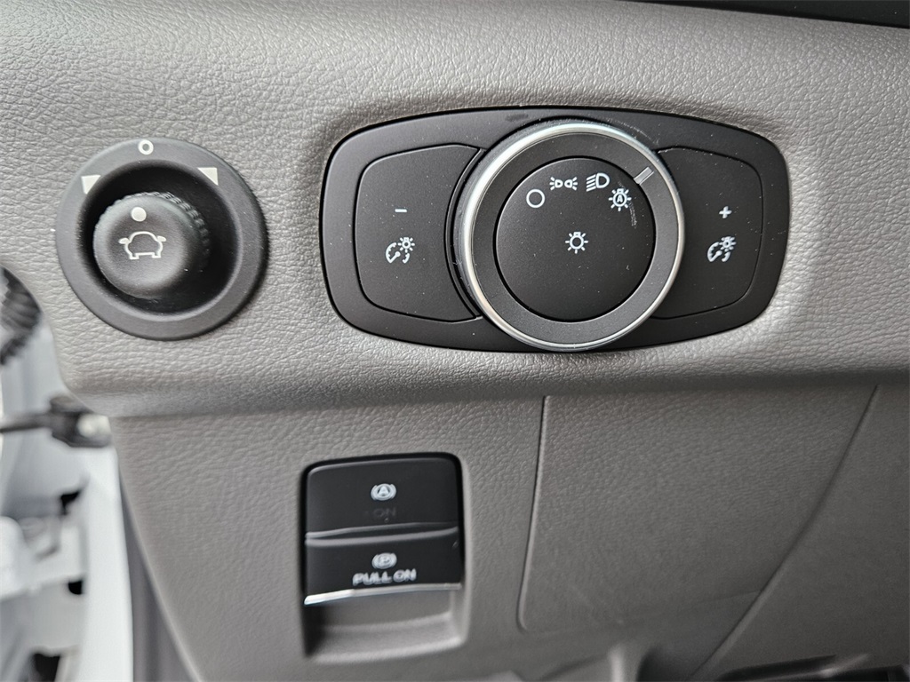 Vehicle image 24 of 29