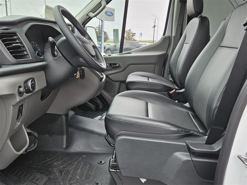 Vehicle image 12 of 29