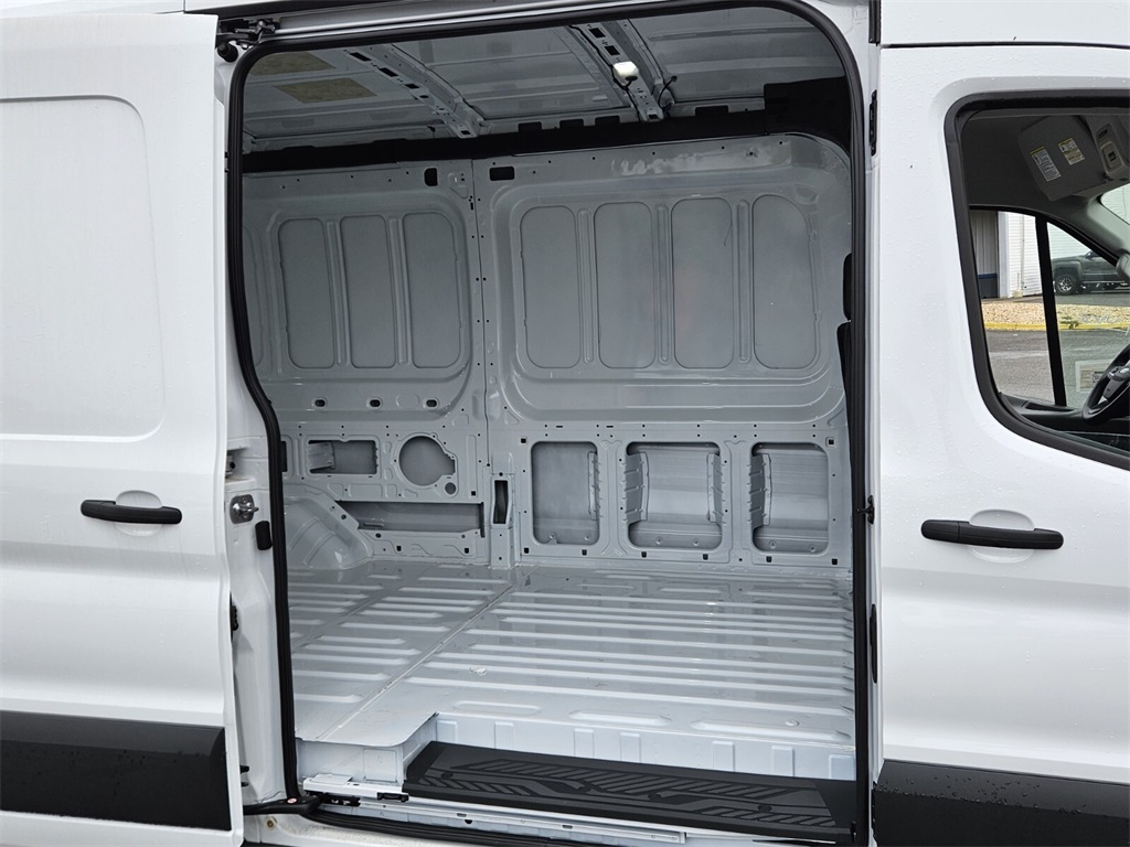 Vehicle image 10 of 29