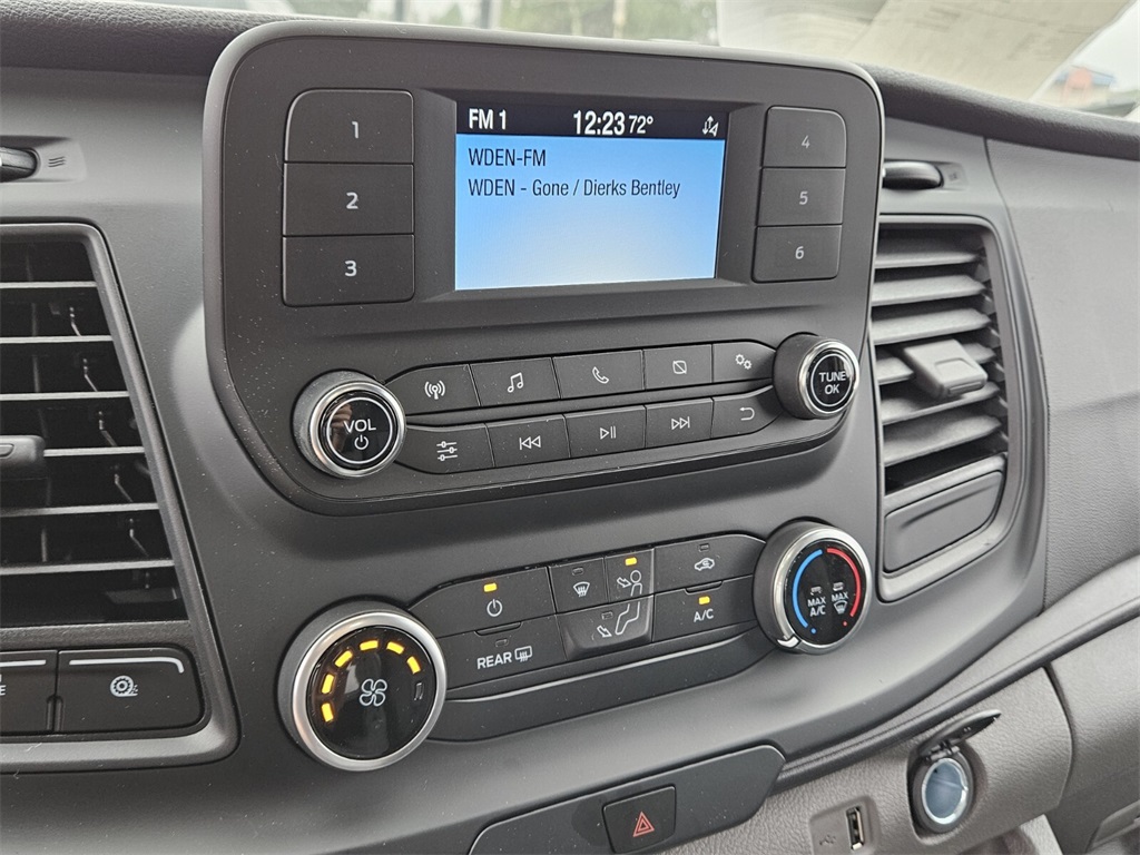 Vehicle image 15 of 29