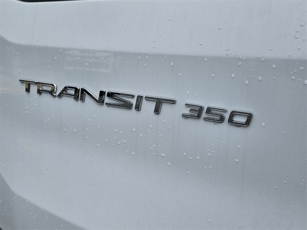 Vehicle image 23 of 29
